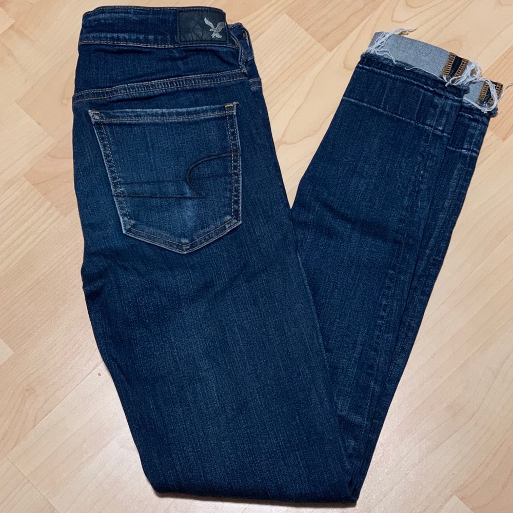 AEO Denim Distressed Super Stretch Jeggings